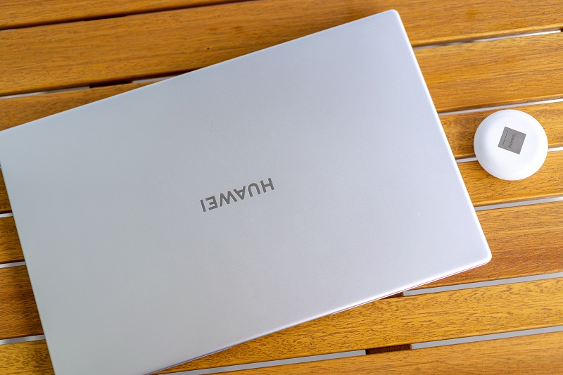 HUAWEI-Matebook-D-15-and-FreeBuds-3_1.jpg HUAWEI-Matebook-D-15-and-FreeBuds-3_1.jpg