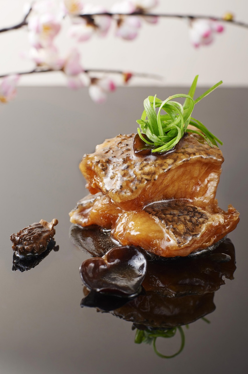 羊肚菌鬆露焗鱈魚-Atlantic-Cod-with-Morel-Mushrooms-and-Truffle-Oil-Essence-in-Superior-Broth.jpg 羊肚菌鬆露焗鱈魚-Atlantic-Cod-with-Morel-Mushrooms-and-Truffle-Oil-Essence-in-Superior-Broth.jpg