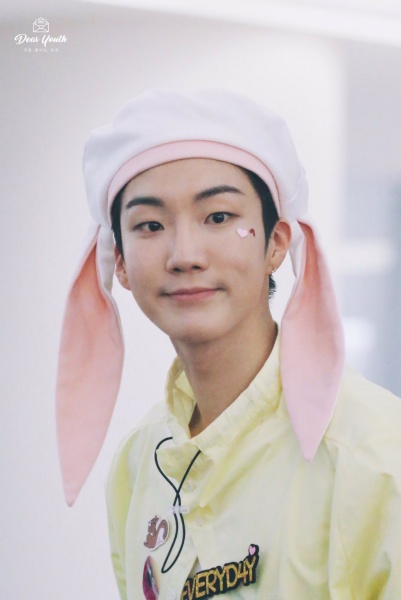 HOONY2.jpeg HOONY2.jpeg