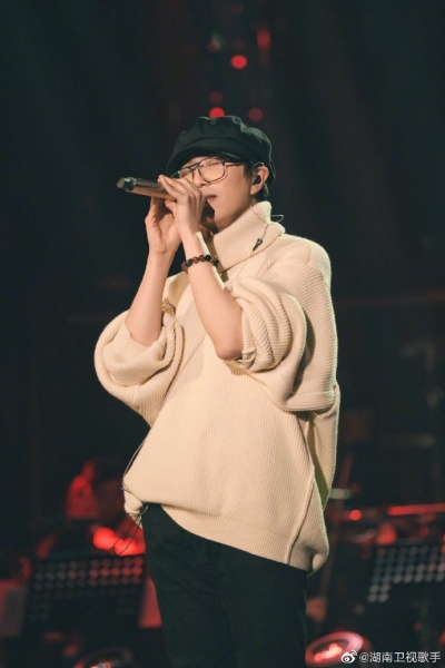 singer_05.jpg singer_05.jpg