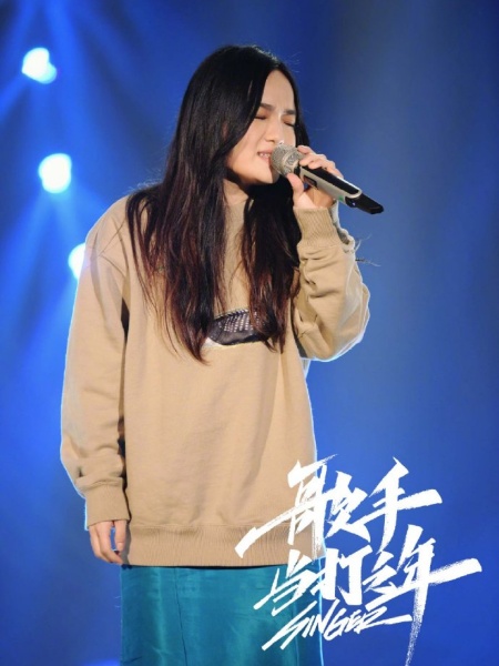 singer_05.jpg singer_05.jpg