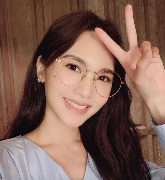 wearing-glass.png wearing-glass.png