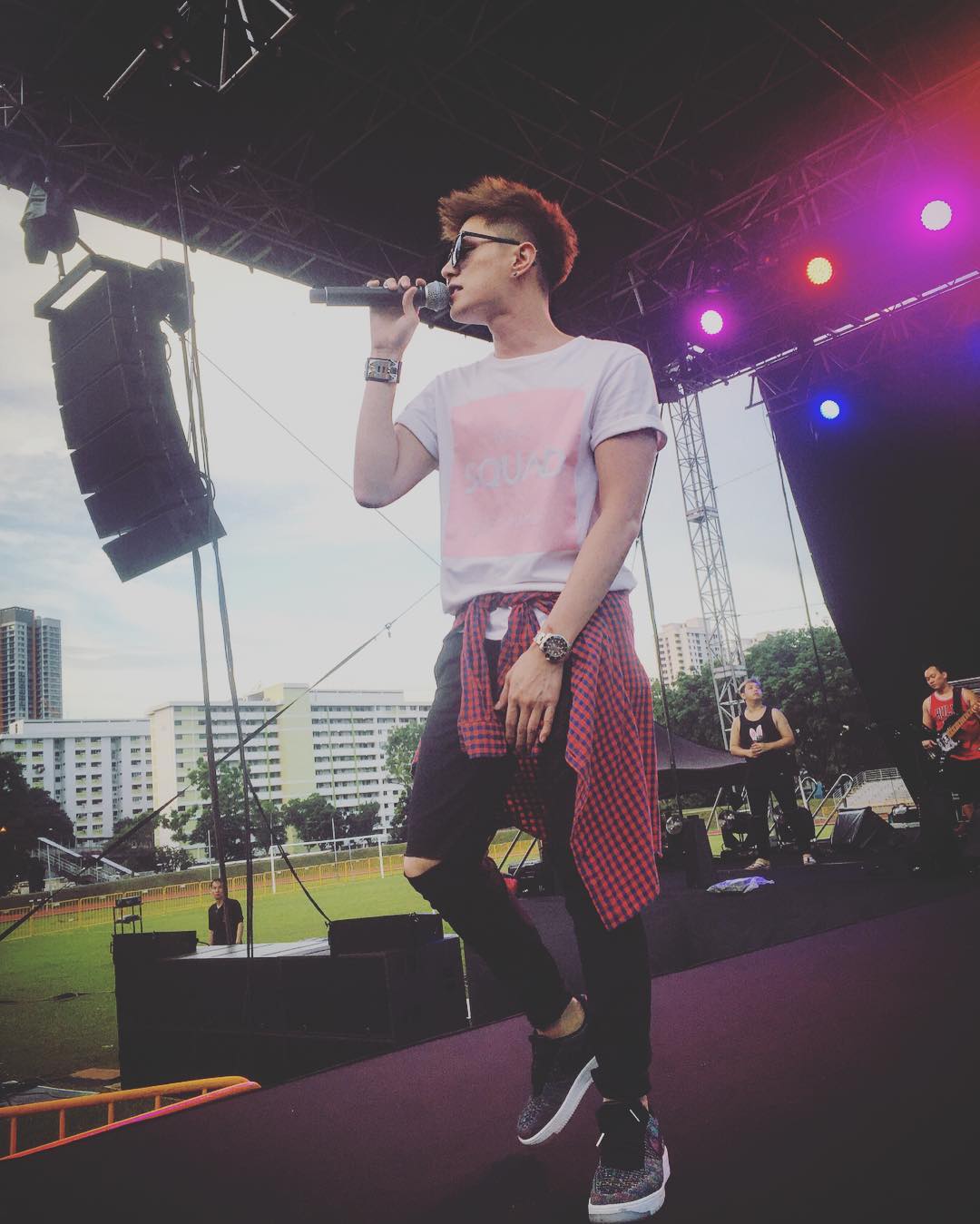 7-Wardy_Singing.jpg 7-Wardy_Singing.jpg