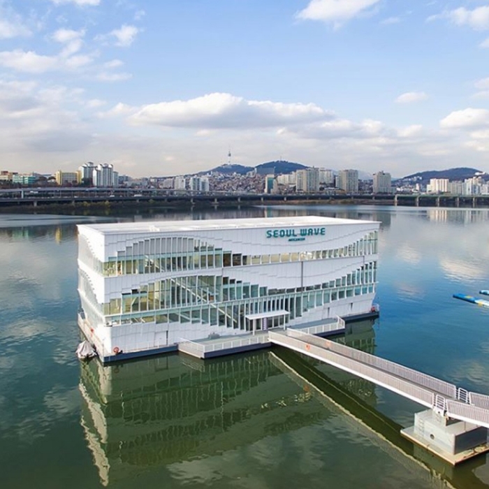 seoul-wave-art-center-starbucks-july27-3.jpg