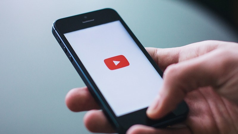 youtube_phone_hand_pixabay_1522678417701.jpg youtube_phone_hand_pixabay_1522678417701.jpg