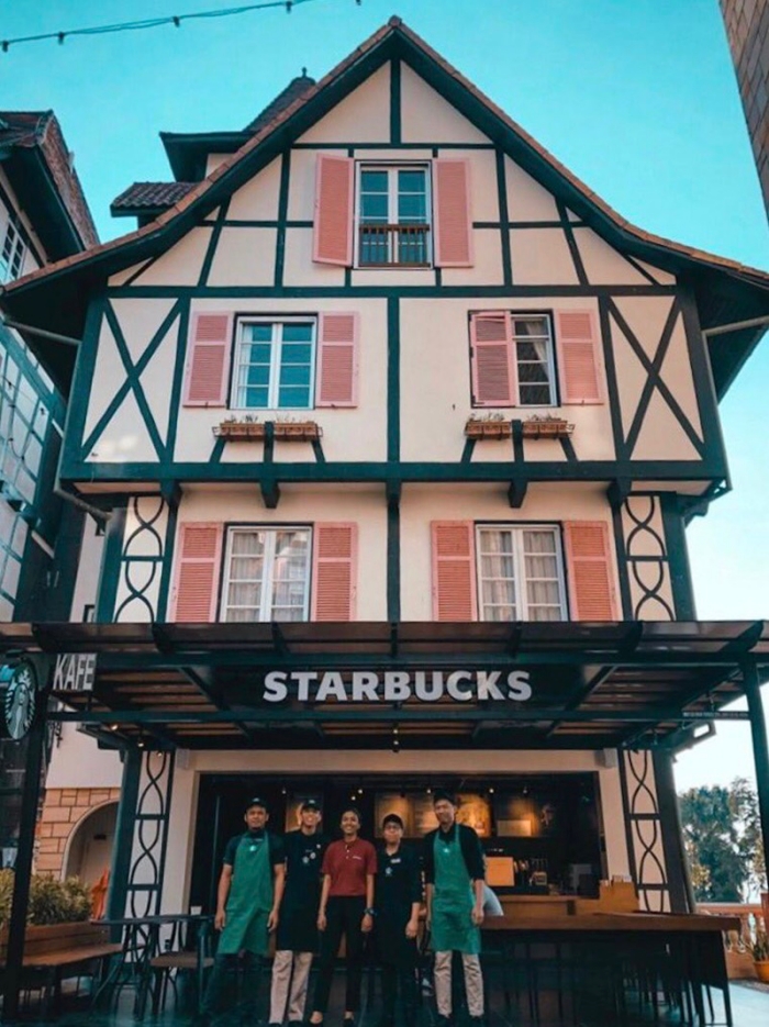 starbucks-malaysia-june18-genting-French.jpg
