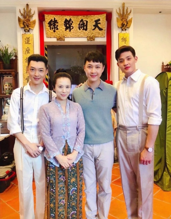 nyonya_08.jpg nyonya_08.jpg