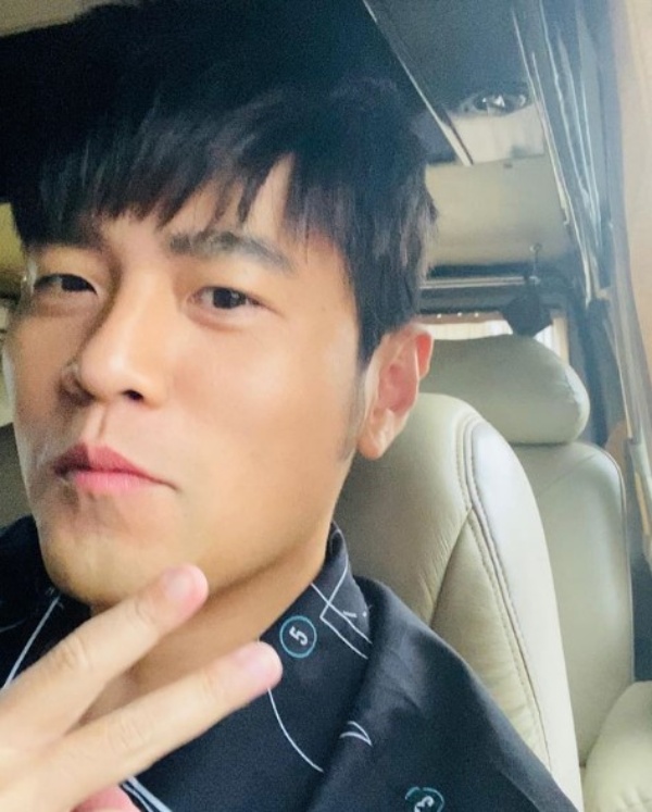 jay_01.jpg jay_01.jpg