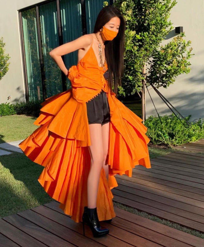 fashion-designer-vera.png fashion-designer-vera.png