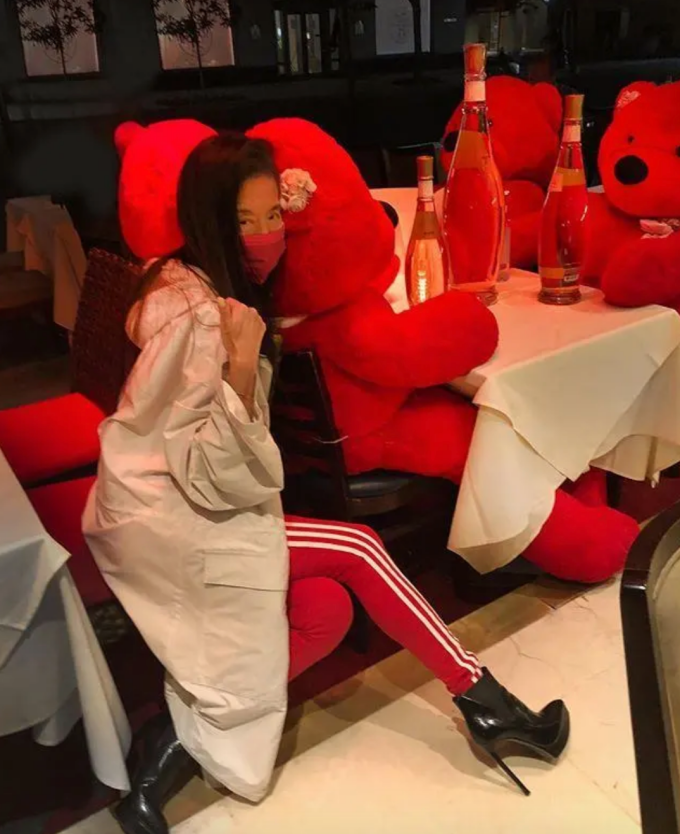 vera-wang-designer-(1).png vera-wang-designer-(1).png