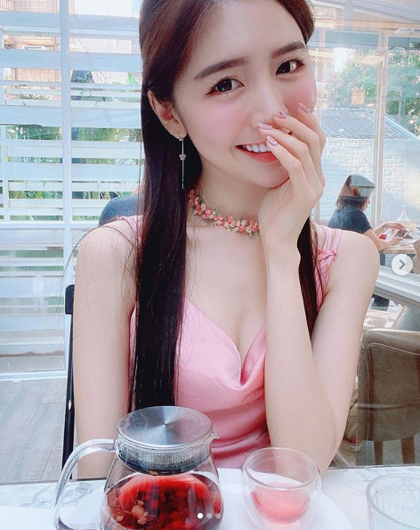 angela1.png angela1.png