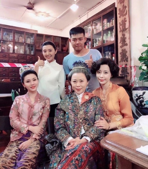nyonya_04.jpg nyonya_04.jpg