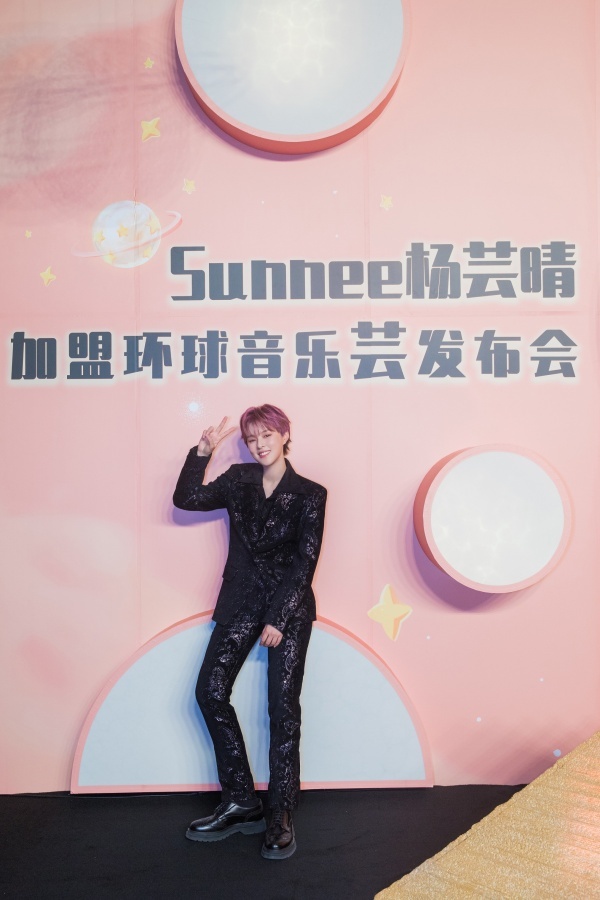 sunnee_02.jpg sunnee_02.jpg