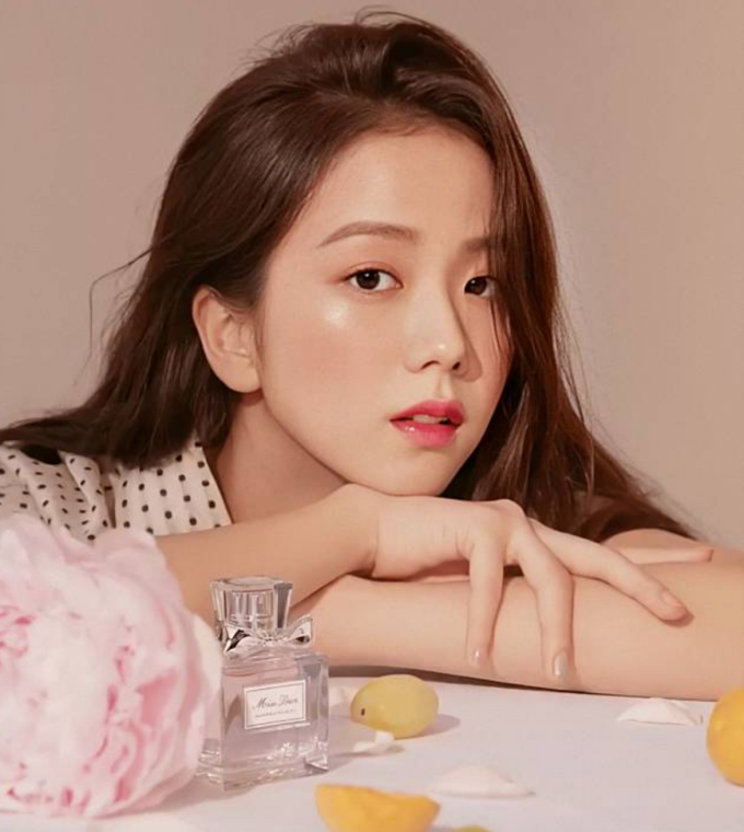 dior-jisoo.png