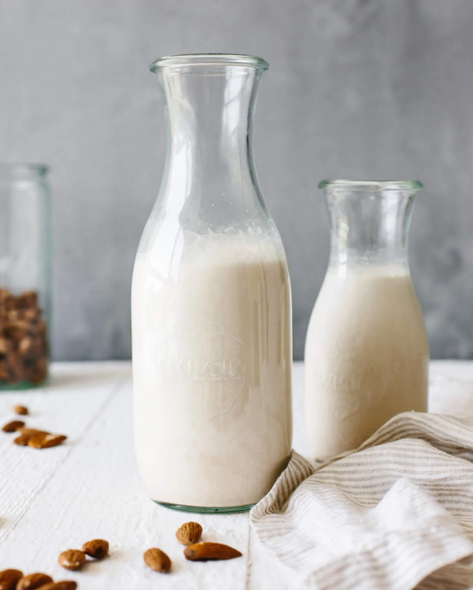 almond-milk.png