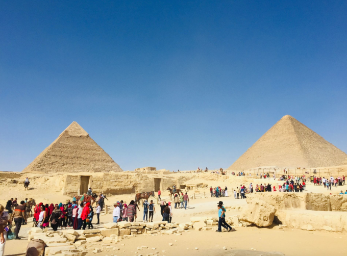 pyramid-crowded.png pyramid-crowded.png