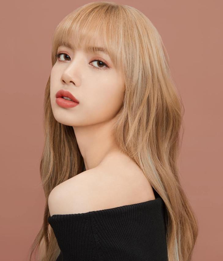 BLACKPINK-Lisa-moonshot-Micro-Correctfit-Cushion.jpg