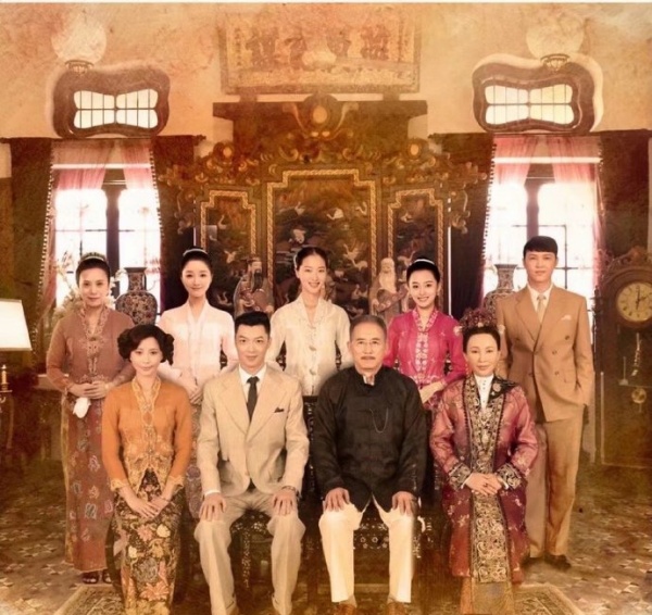 nyonya_09.jpg nyonya_09.jpg