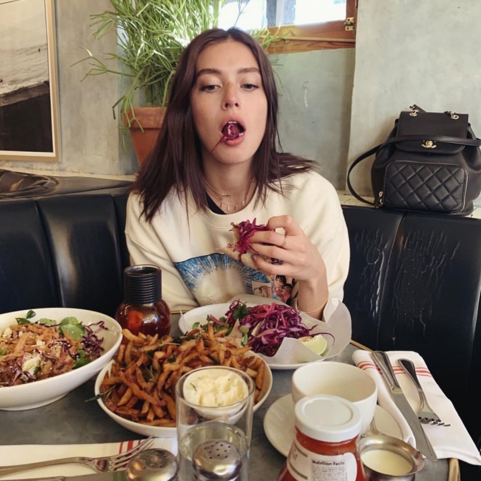 no-matter-how-much-she-eats,-she-won-t-grow-fat-1.jpg no-matter-how-much-she-eats,-she-won-t-grow-fat-1.jpg