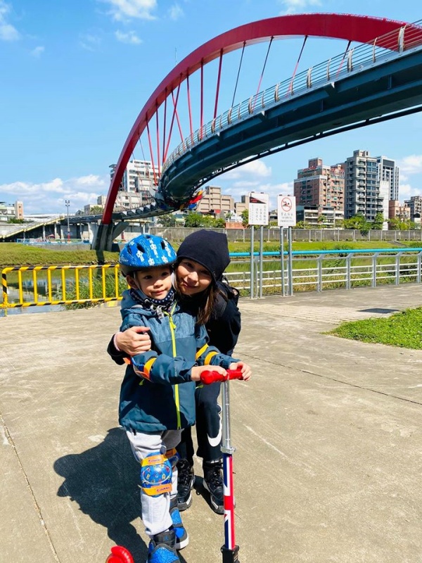 vivian_07.jpg vivian_07.jpg