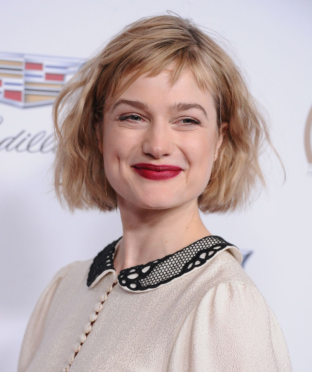 Alison-sudol-at-producers-guild-awards-2018-in-beverly-hills-7-1.jpg