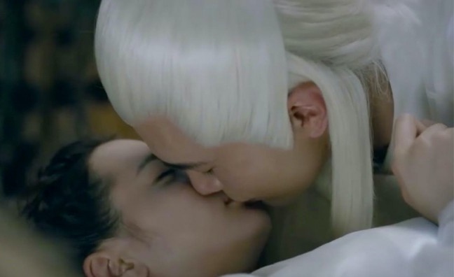 3083772_2.jpg 3083772_2.jpg