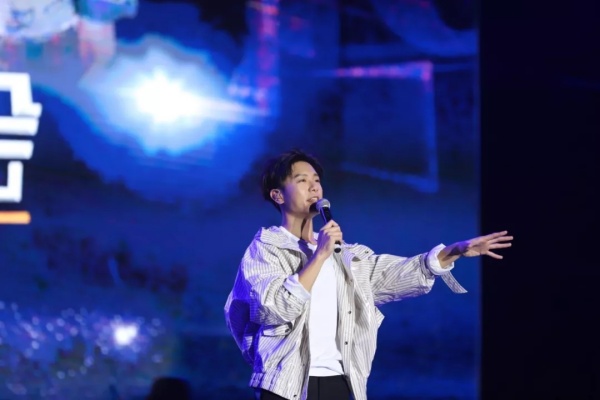 weibird_03.jpg weibird_03.jpg