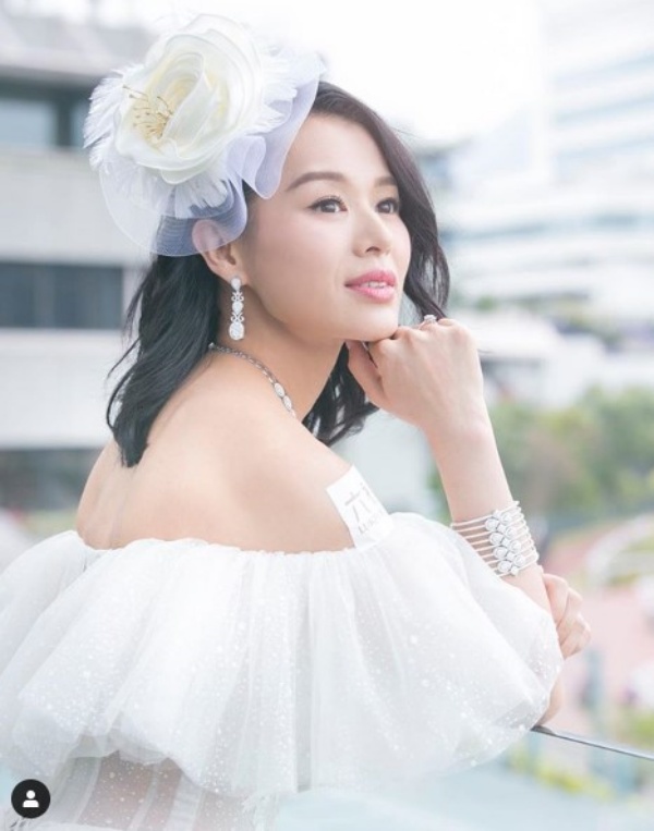 myolie_09.jpg myolie_09.jpg