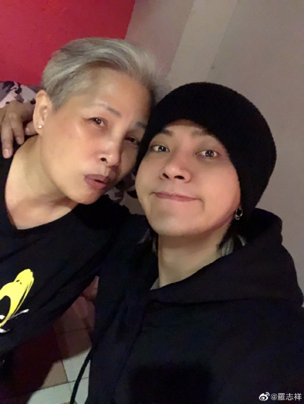 show_02.jpg show_02.jpg