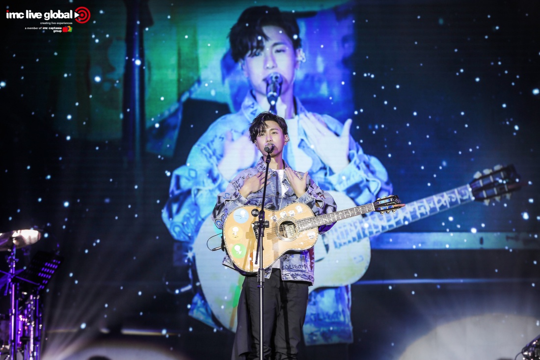 batch_weibird2.jpg batch_weibird2.jpg