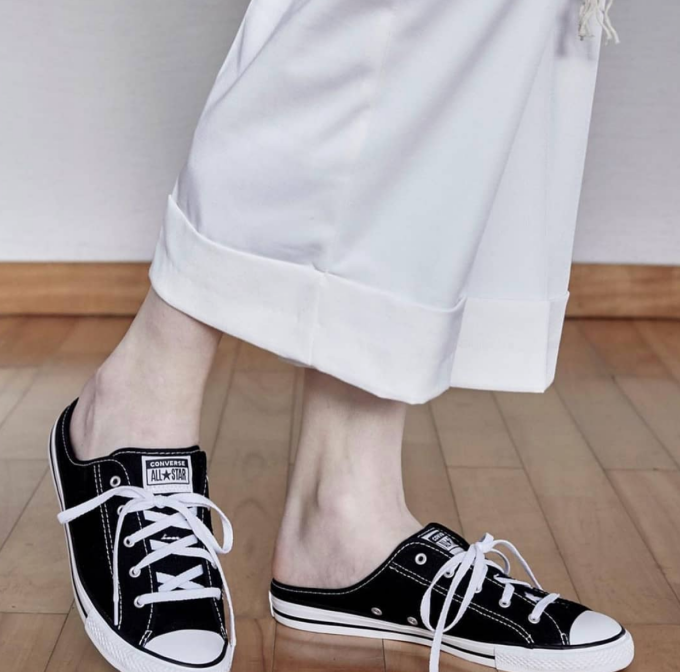 converse-black-mule.png converse-black-mule.png