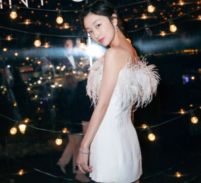 zhoudongyu-dress.png zhoudongyu-dress.png