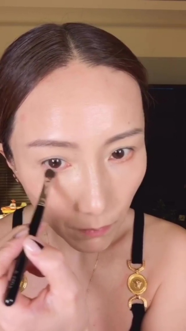 makeup_06.jpg makeup_06.jpg