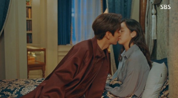 kiss_04.jpg kiss_04.jpg