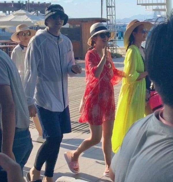 wife_04.png wife_04.png