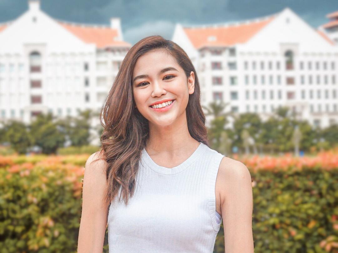 Jeanne1.jpeg Jeanne1.jpeg