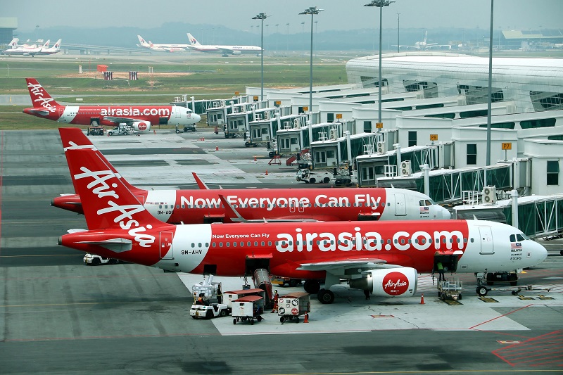 https___s3-ap-northeast-1-amazonaws-com_psh-ex-ftnikkei-3937bb4_images_9_0_7_9_439709-8-eng-GB_20170727_AirAsia_KLPort.jpg