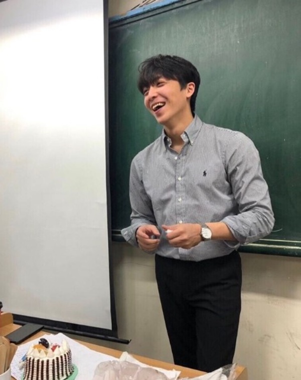 teacher_02.jpg teacher_02.jpg