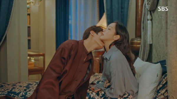 kiss_03.jpg kiss_03.jpg