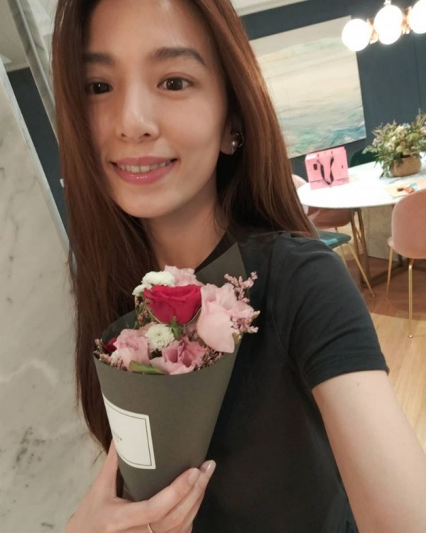 she2.jpg she2.jpg