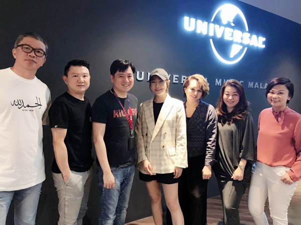 nicolehuanqiu_02.JPG nicolehuanqiu_02.JPG