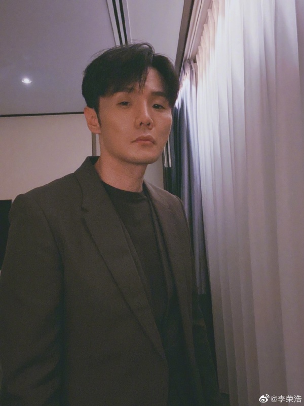 lee_02.jpg lee_02.jpg