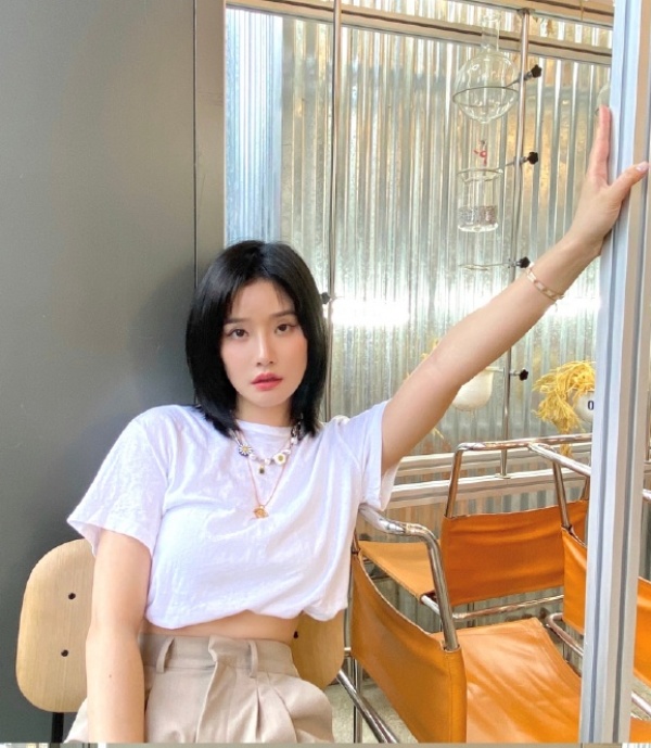 yi_05.jpg yi_05.jpg
