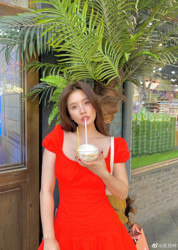 yi_03.jpg yi_03.jpg