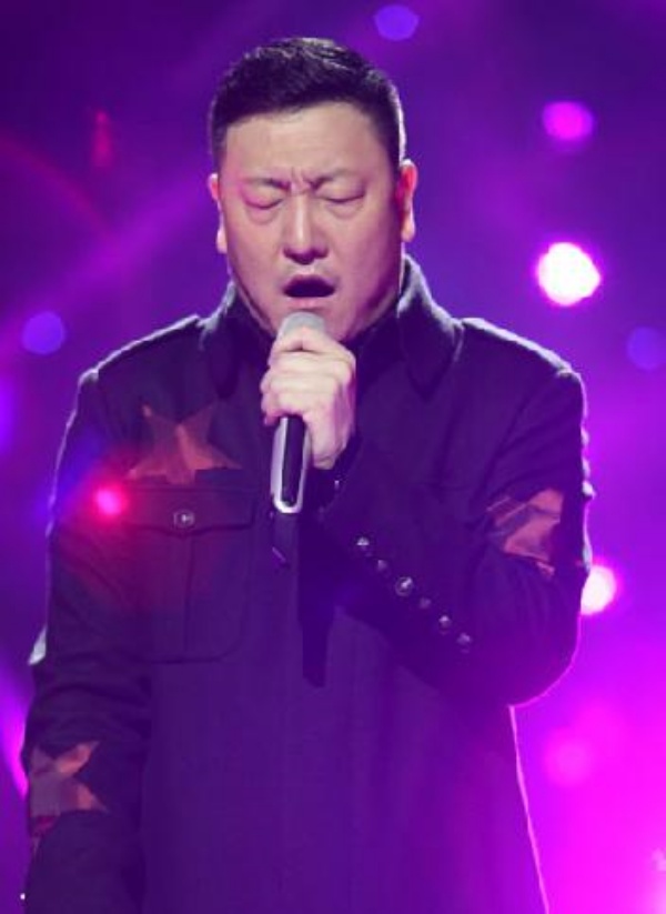 singer_04.jpg singer_04.jpg