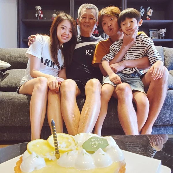 family_01.png family_01.png