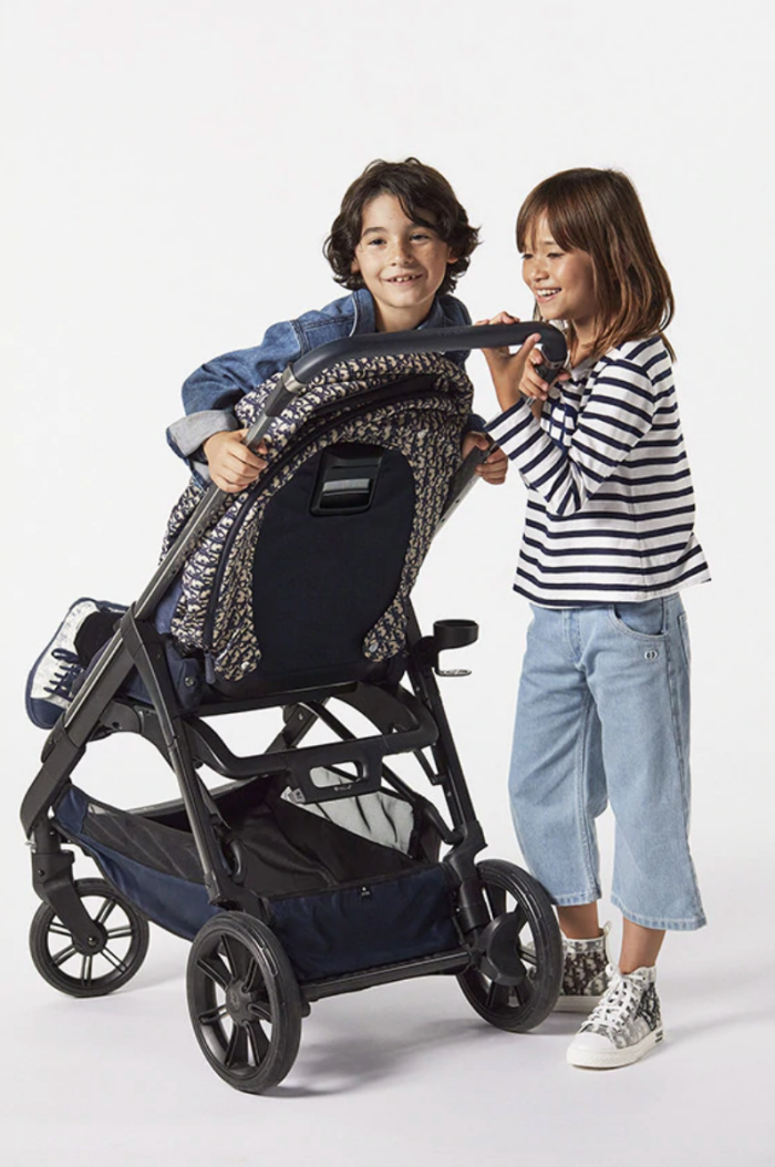 stroller.png stroller.png