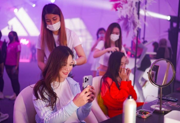adiClub ladies night 活动有编发环节