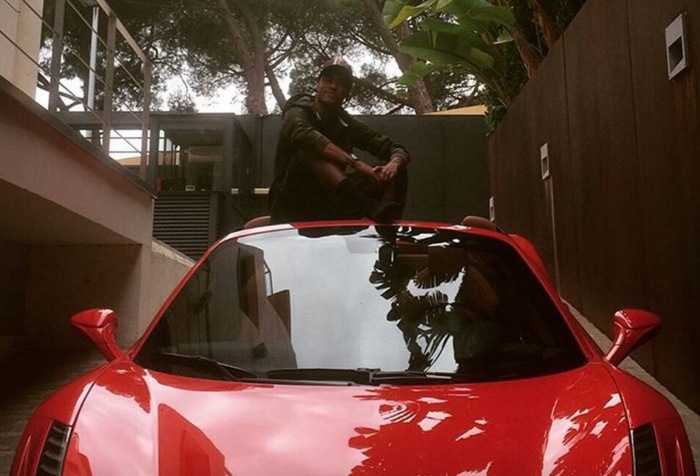 Neymar的第一台Ferrari