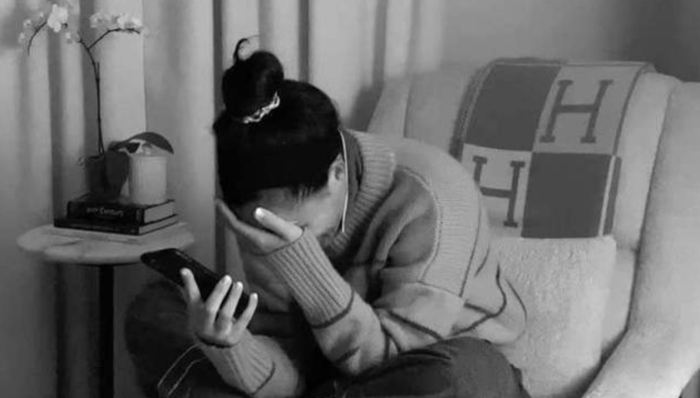 Netflix 纪录片《哈里王子与梅根》影片里出现的爱马仕毛毯意外被热搜